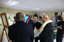 Young Kang, designer of Ligavatuvuce speaks with the Director of Fiji Arts Council and the Hon. Viliame Gavoka, Deputy Prime Minister of Fiji.