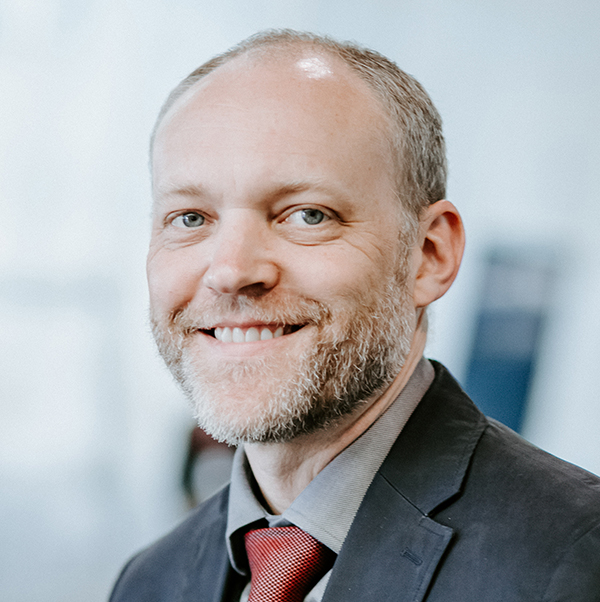 Headshot photo of Robert Ferry