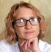 Headshot photo of Deborah Hosking