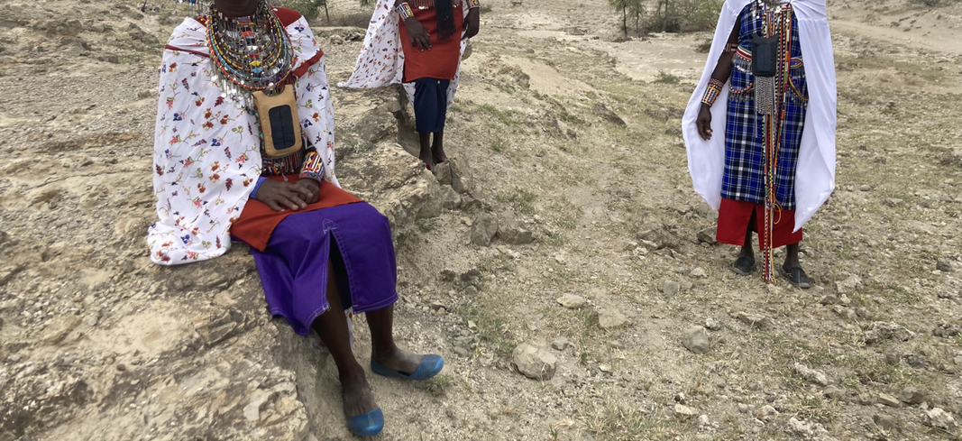 Atasa Solar Partners in Olorgesailie, Kenya model functioning prototypes of solar integrated into Maasai designed bags and accessories. Bags easily keep cell phones charged throughout the day. Bracelets and smaller accessories charge lights.